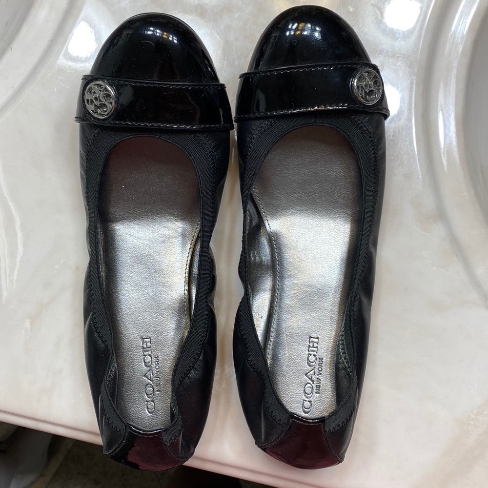 COACH BLK SLIP ON FLATS LIKE NEW SZ 6.5